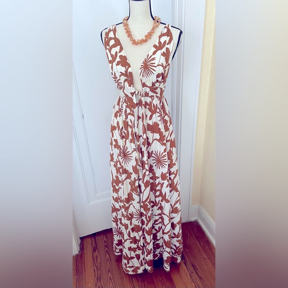 NWT Aakaa Caramel & Cream Floral Maxi w/Tie Front and Back hidden Zipper Size M - Picture 2 of 8